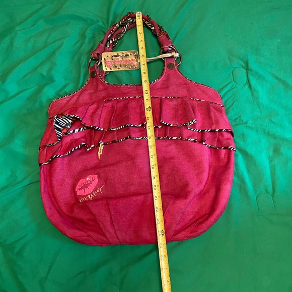 Betsyville by Betsy Johnson LARGE red denim purse with bronze chain & ruffles. - Picture 3 of 8